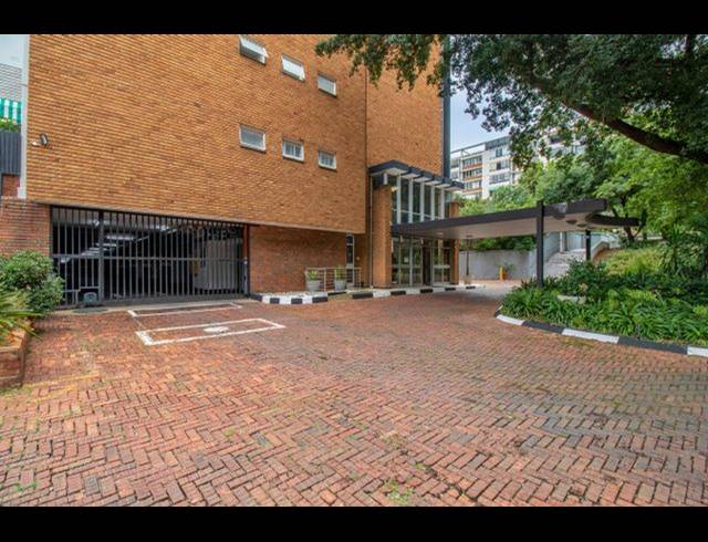2 BEDROOM APARTMENT FOR SALE IN BENMORE GARDENS